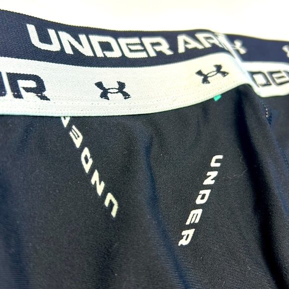 Under Armour Kids Cropped Gym Pants Youth Medium Black Summer Play Exercise Run - Picture 6 of 7